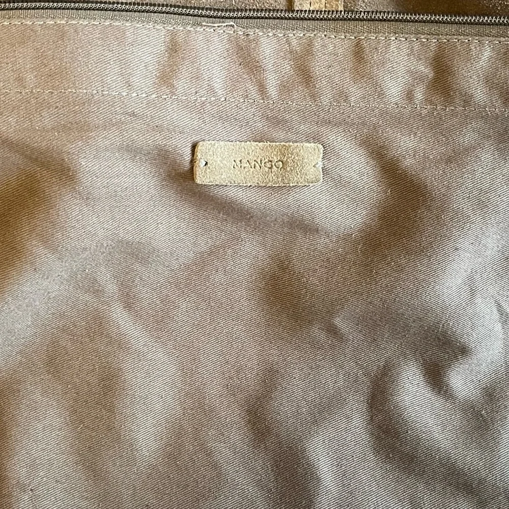 MANGO Suede Bucket Bag Crossbody Slouchy Shoulder Bag Purse Taupe Leather - Picture 9 of 11